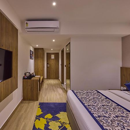Grand Continent Hebbal A Sarovar Portico Affiliate Hotel บังกาลอร์ ภายนอก รูปภาพ