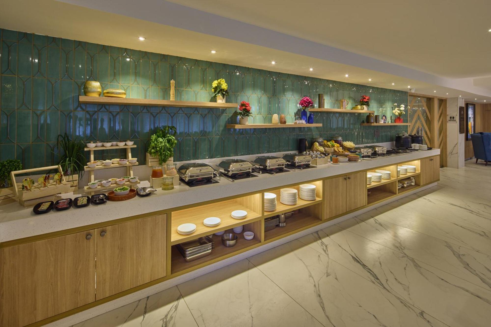 Grand Continent Hebbal A Sarovar Portico Affiliate Hotel บังกาลอร์ ภายนอก รูปภาพ