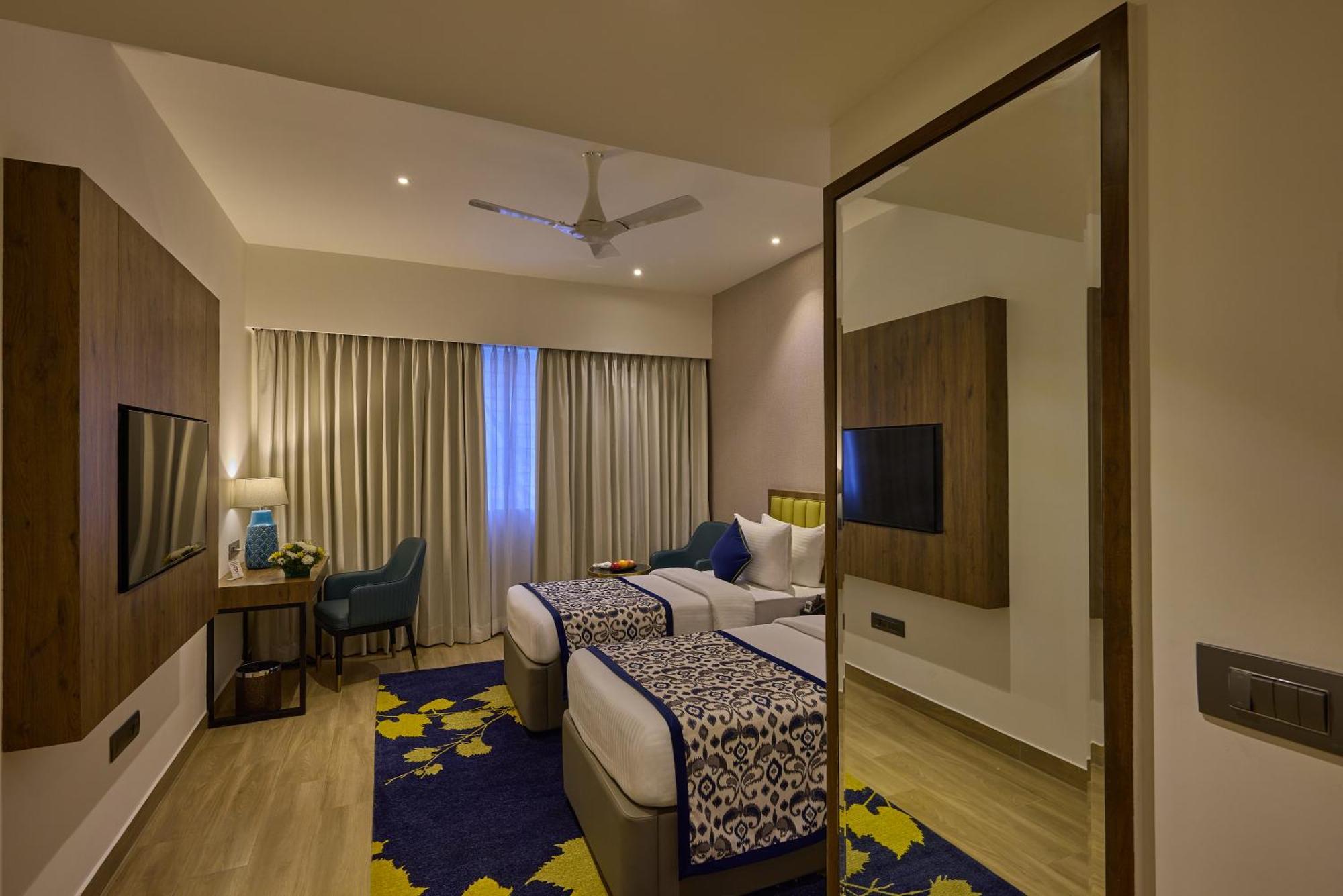 Grand Continent Hebbal A Sarovar Portico Affiliate Hotel บังกาลอร์ ภายนอก รูปภาพ
