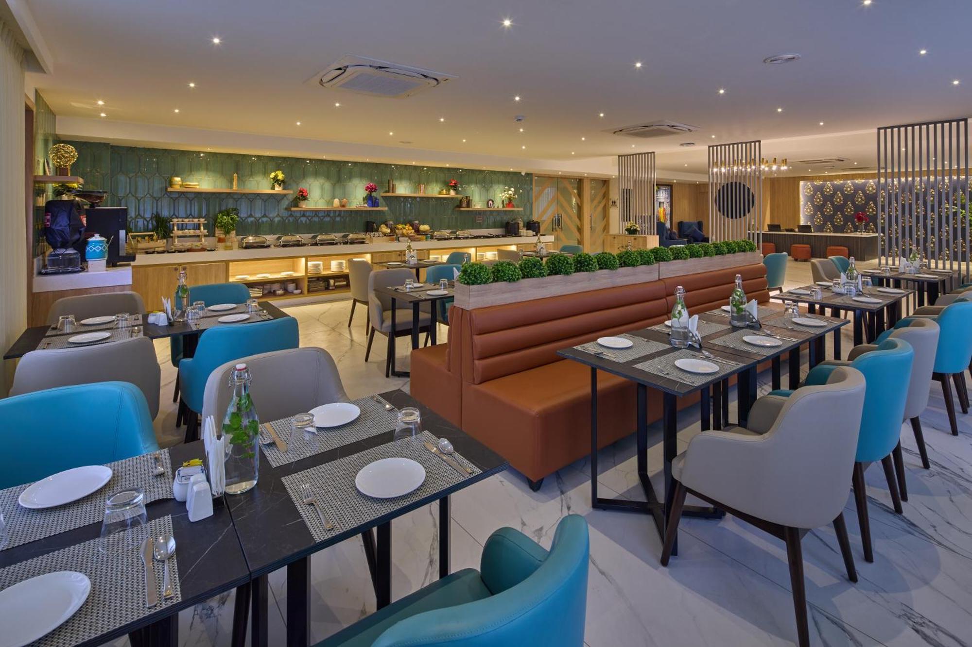 Grand Continent Hebbal A Sarovar Portico Affiliate Hotel บังกาลอร์ ภายนอก รูปภาพ