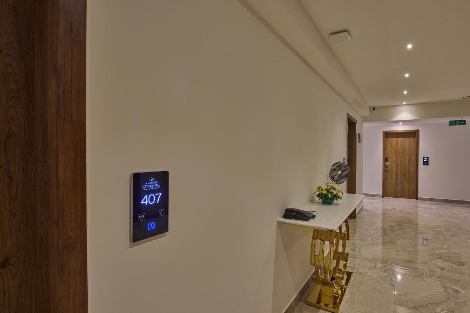 Grand Continent Hebbal A Sarovar Portico Affiliate Hotel บังกาลอร์ ภายนอก รูปภาพ