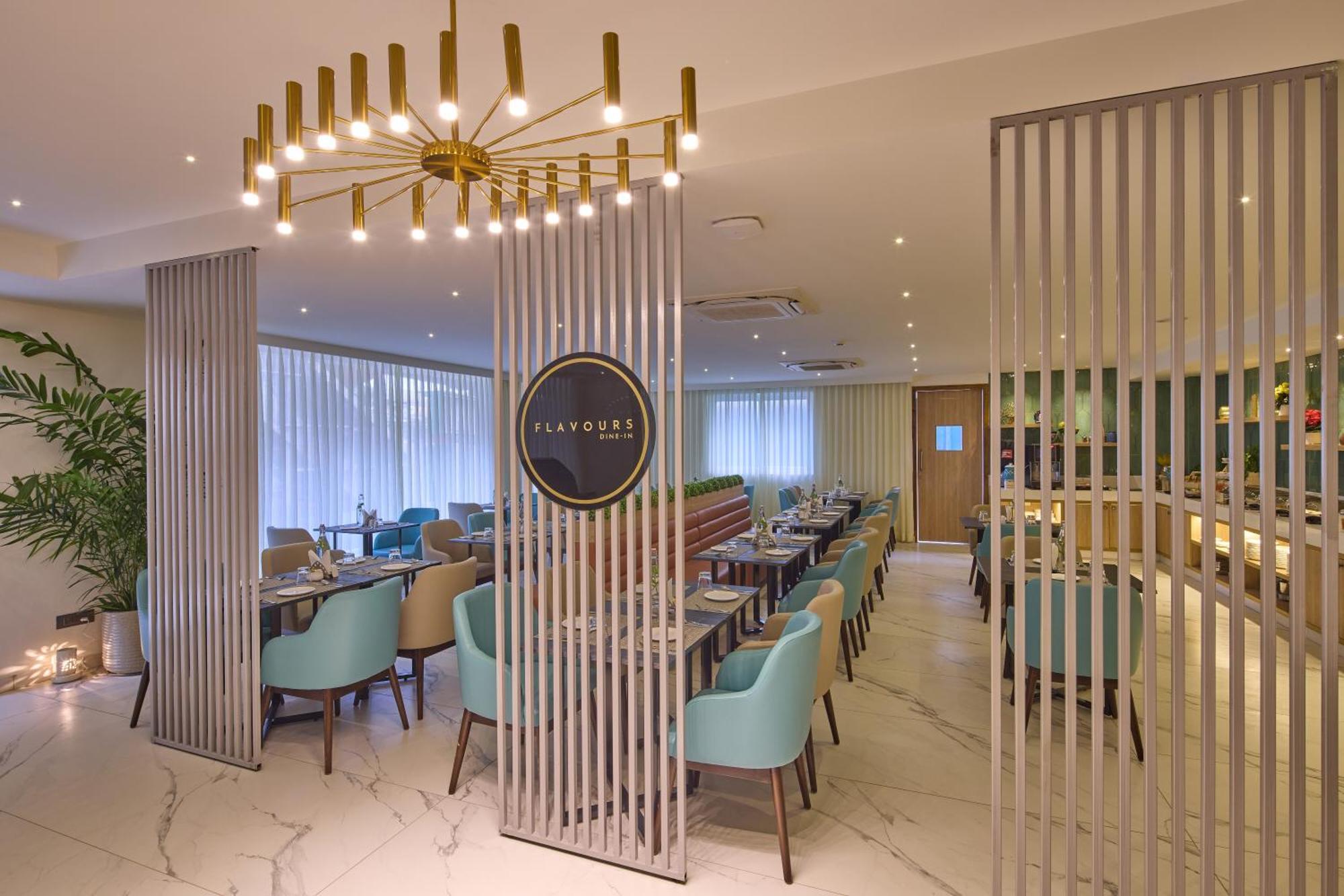 Grand Continent Hebbal A Sarovar Portico Affiliate Hotel บังกาลอร์ ภายนอก รูปภาพ