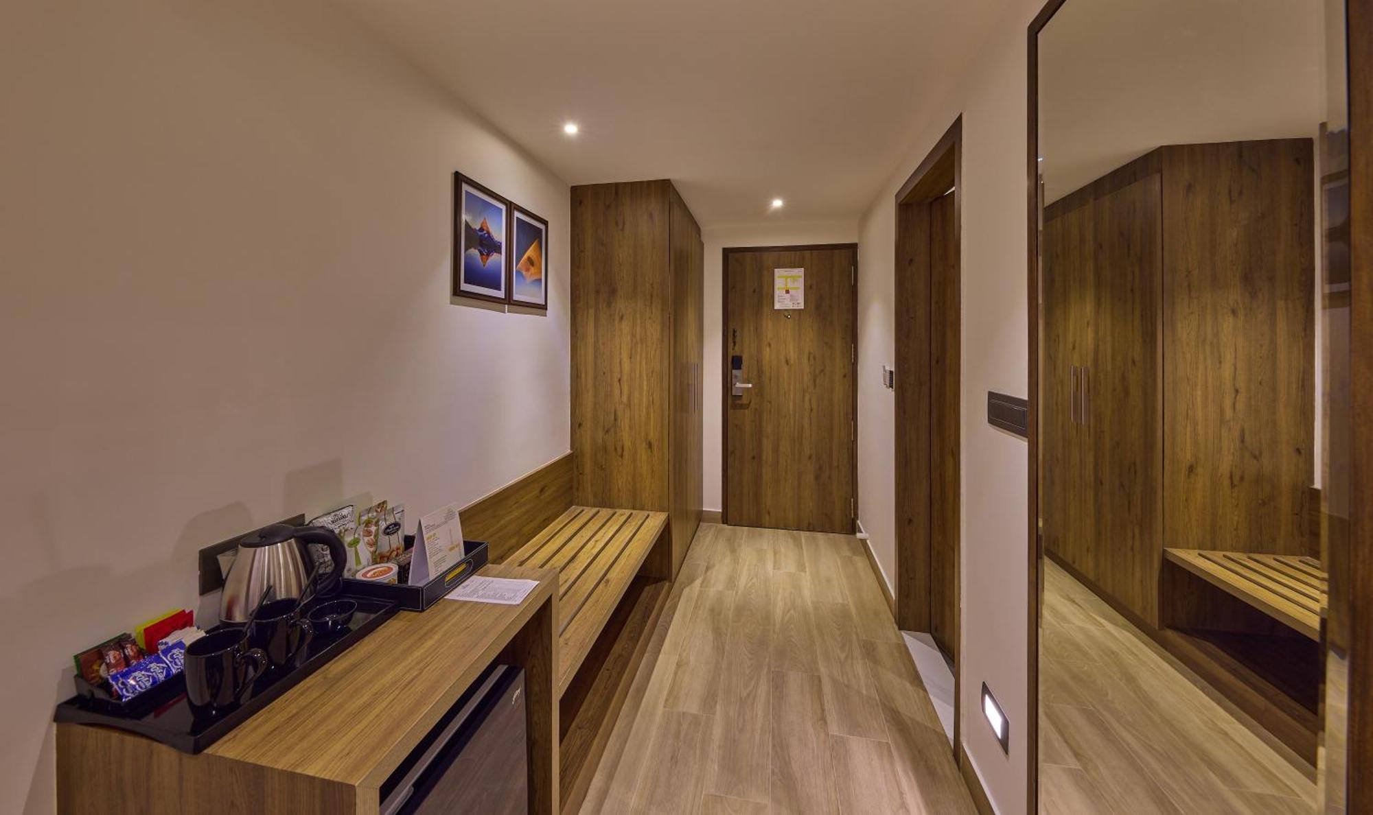 Grand Continent Hebbal A Sarovar Portico Affiliate Hotel บังกาลอร์ ภายนอก รูปภาพ