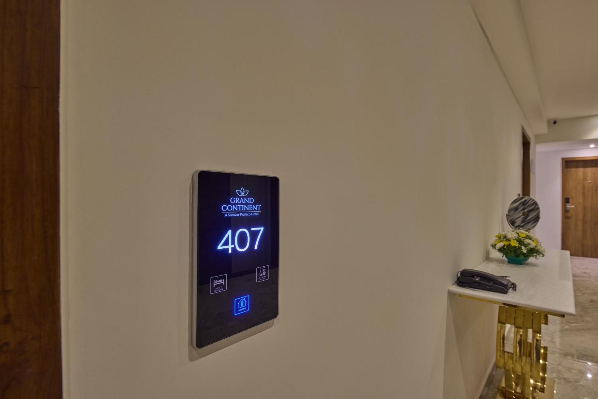 Grand Continent Hebbal A Sarovar Portico Affiliate Hotel บังกาลอร์ ภายนอก รูปภาพ