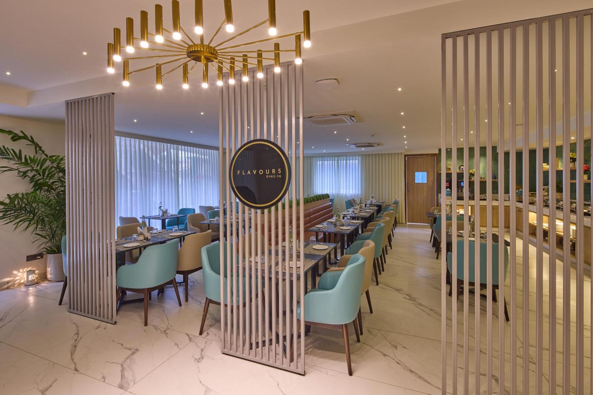 Grand Continent Hebbal A Sarovar Portico Affiliate Hotel บังกาลอร์ ภายนอก รูปภาพ