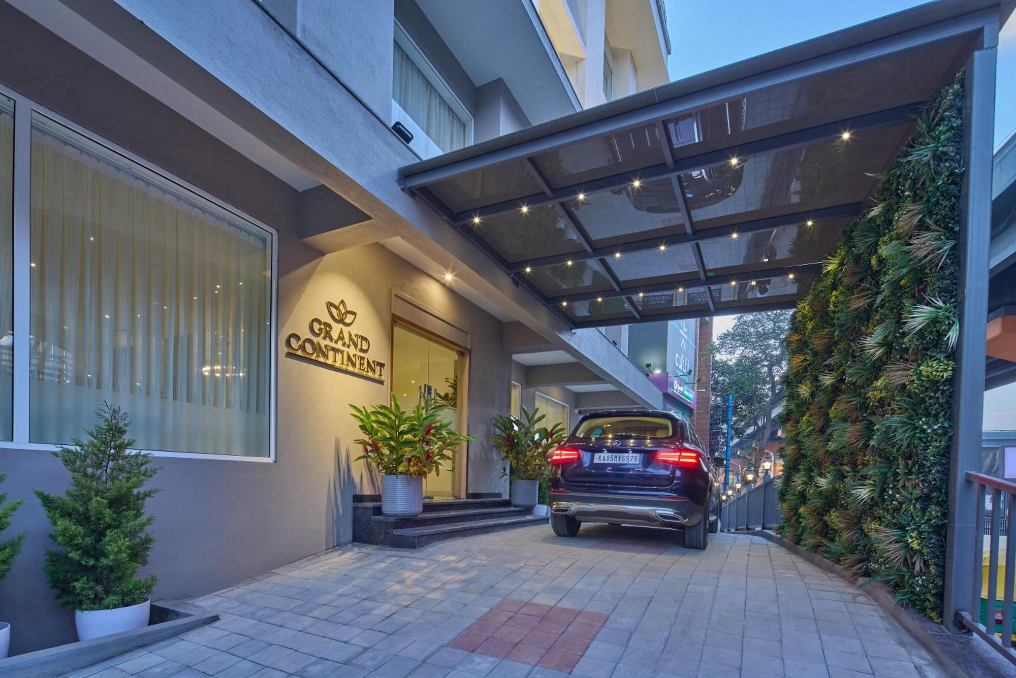 Grand Continent Hebbal A Sarovar Portico Affiliate Hotel บังกาลอร์ ภายนอก รูปภาพ
