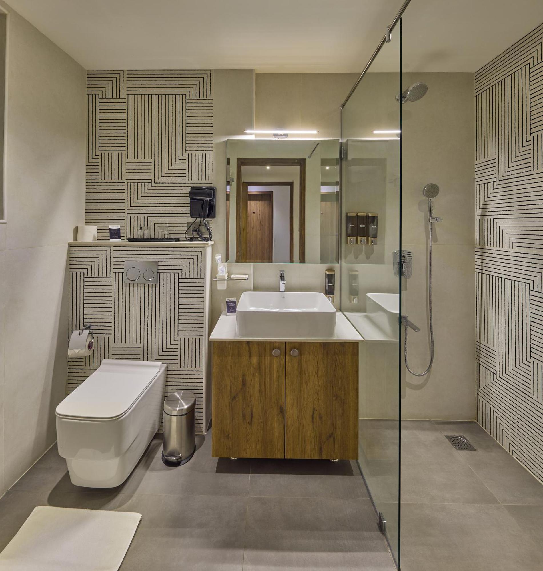 Grand Continent Hebbal A Sarovar Portico Affiliate Hotel บังกาลอร์ ภายนอก รูปภาพ